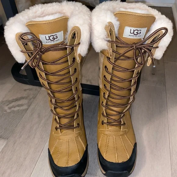 Ugg Adirondack Tall boot - 6.5 womens - Picture 4 of 4